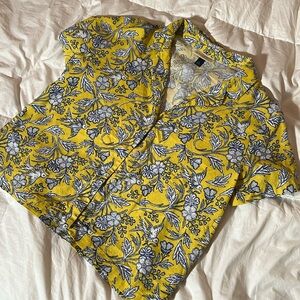 UNIVERSAL THREADS SHORT SLEEVE BUTTON UP YELLOW & BLUE PRINTED LINEN TOP